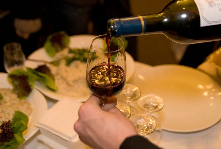 How Long Does Wine Last After Opening? Shelf Life by Type